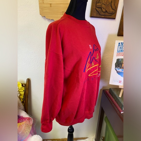 Vintage 90s Jeans By Express Sport D’Hiver Winter Embroidered XS Red Sweatshirt - Picture 3 of 15